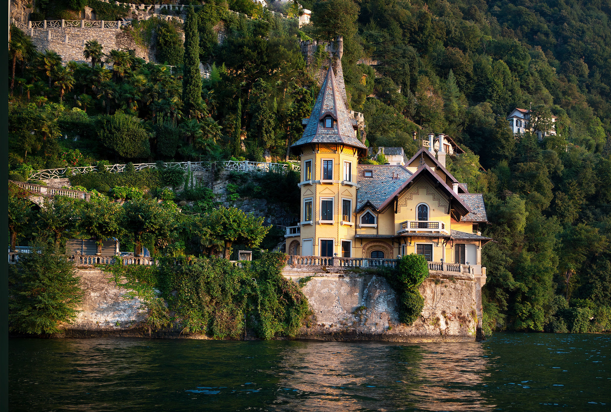 Villa Cagni Troubetzkoy on Lake Como seen from a boat rental near Como